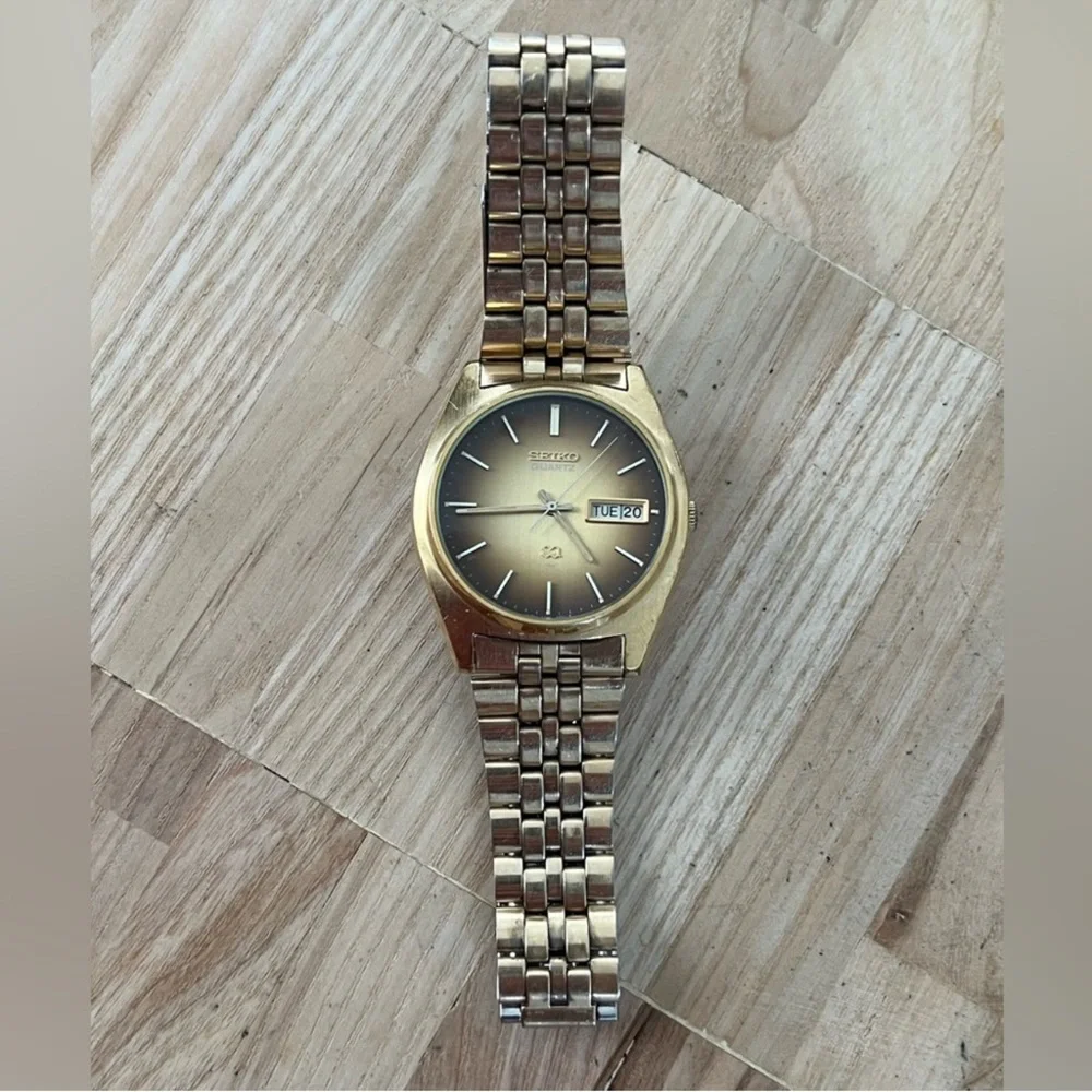 Seiko SQ RARE Vintage Men's Watch Gold Ombre Dial Date Window Gold-Tone Bracelet